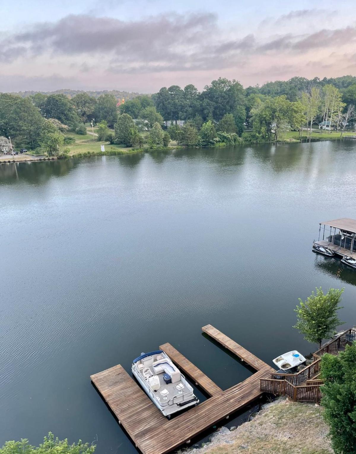Brooklynn'S Bay, Elegant Lakefront Condo Retreat Hot Springs Kültér fotó