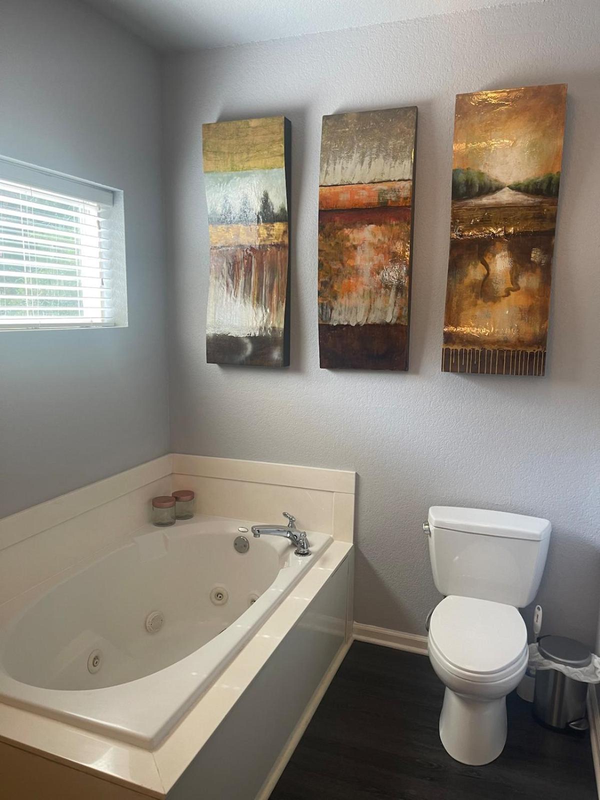 Brooklynn'S Bay, Elegant Lakefront Condo Retreat Hot Springs Kültér fotó